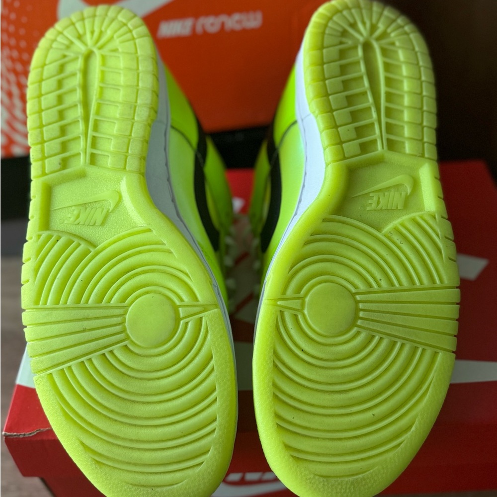 Nike Dunk Low SE Splash Glow in the Dark Green - Picture 3 of 7